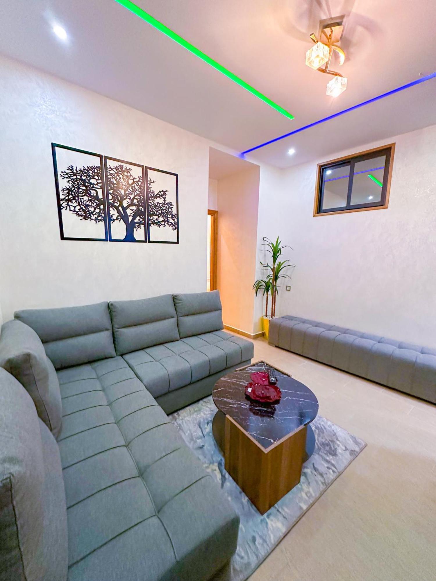 Veluxa - Luxury Holiday Homes - Centric Flat Tangeri Esterno foto