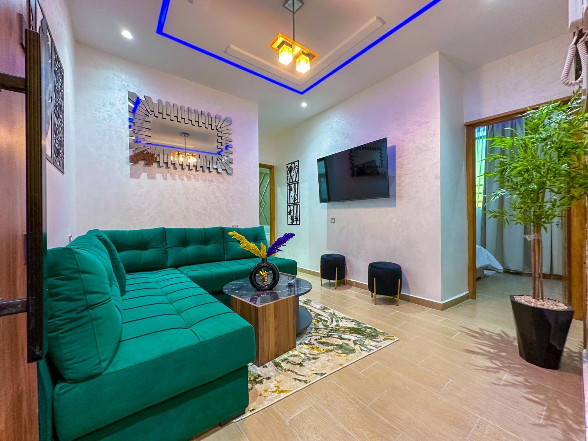 Veluxa - Luxury Holiday Homes - Centric Flat Tangeri Esterno foto