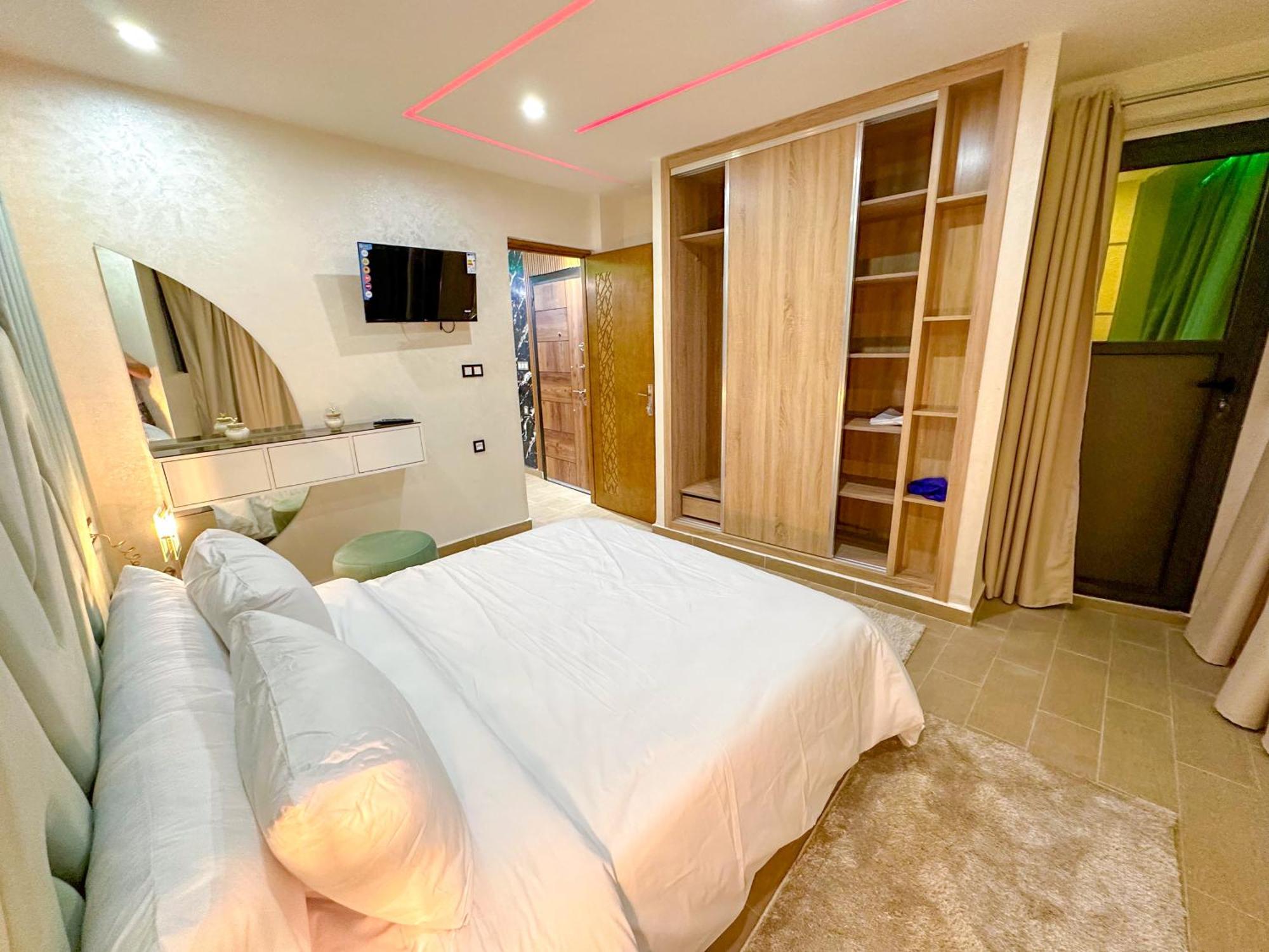 Veluxa - Luxury Holiday Homes - Centric Flat Tangeri Esterno foto