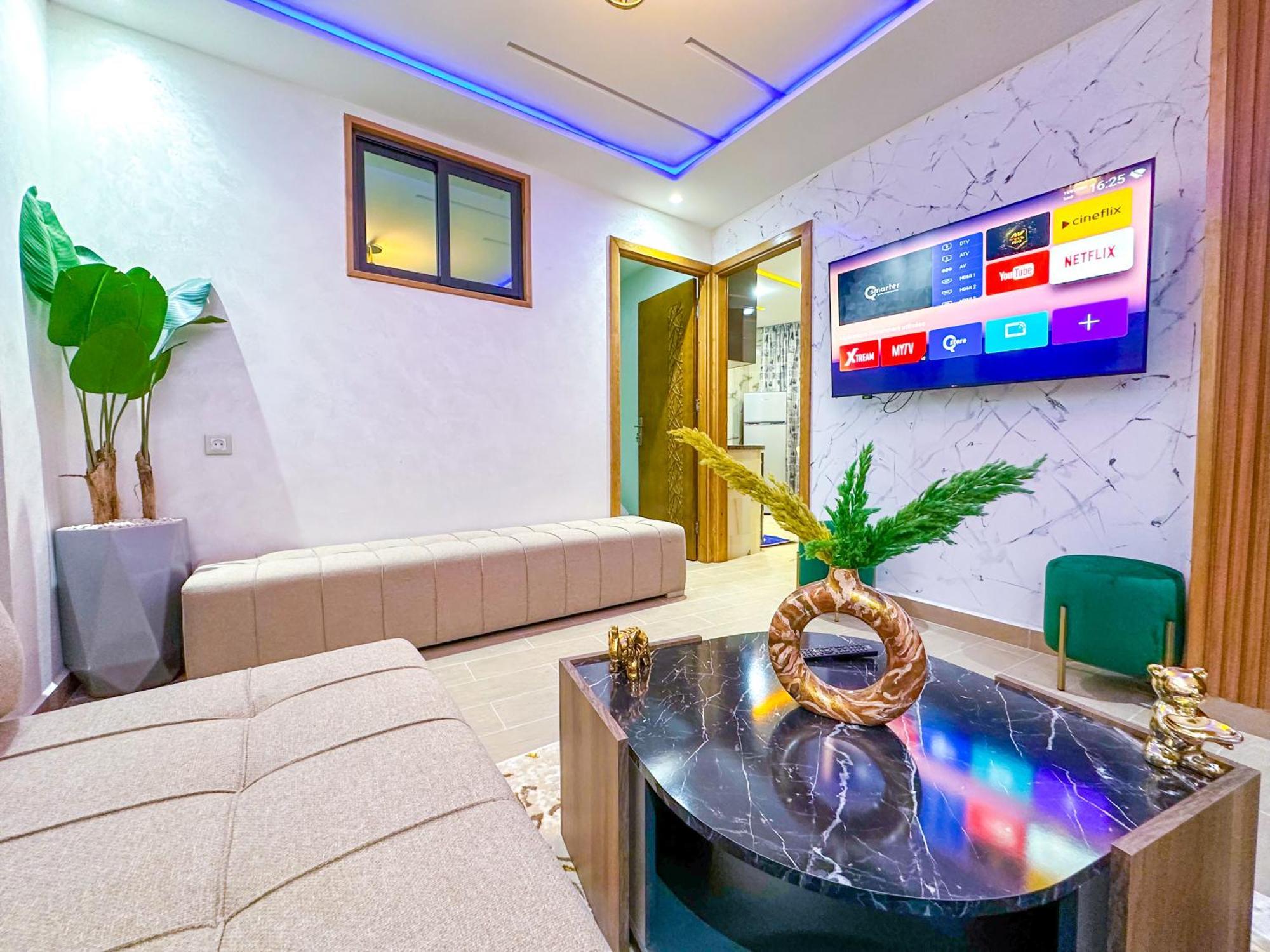 Veluxa - Luxury Holiday Homes - Centric Flat Tangeri Esterno foto