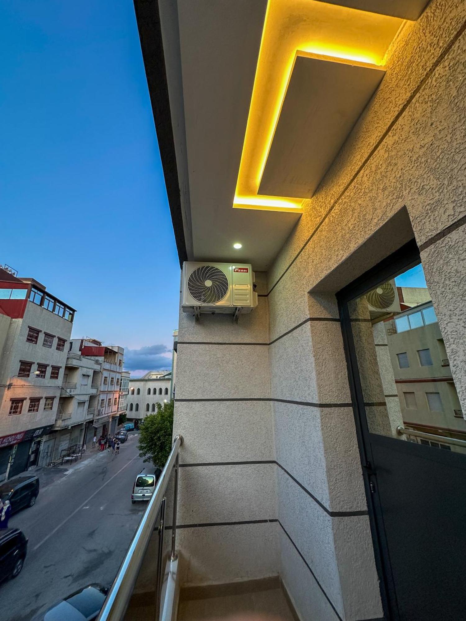 Veluxa - Luxury Holiday Homes - Centric Flat Tangeri Esterno foto